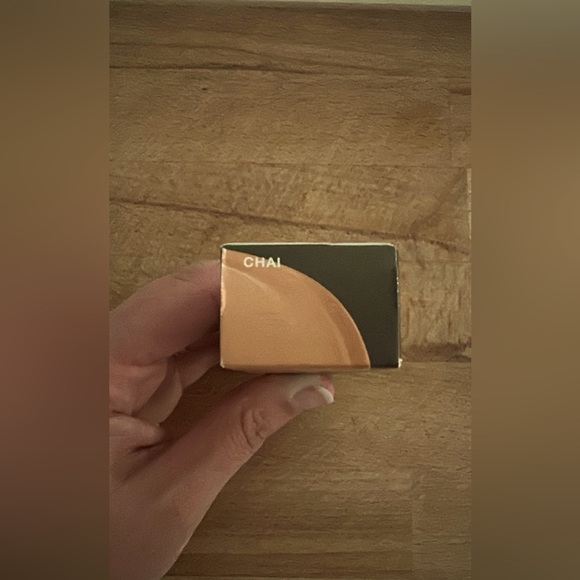 BECCA Ultimate Coverage Concealer CHAI - Picture 6 of 6